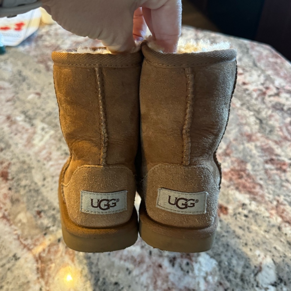 Size 10 Uggs